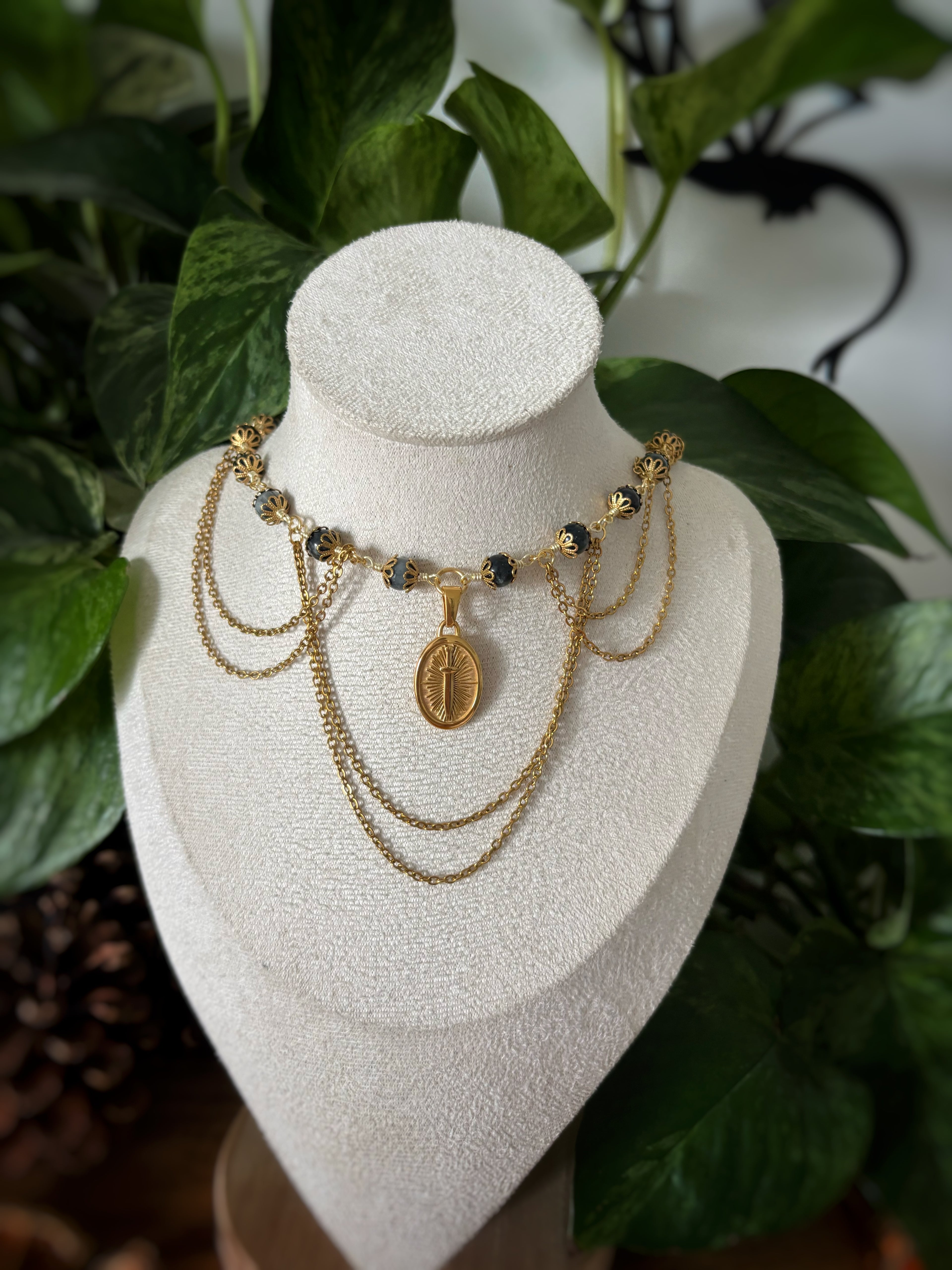 Collier Anna