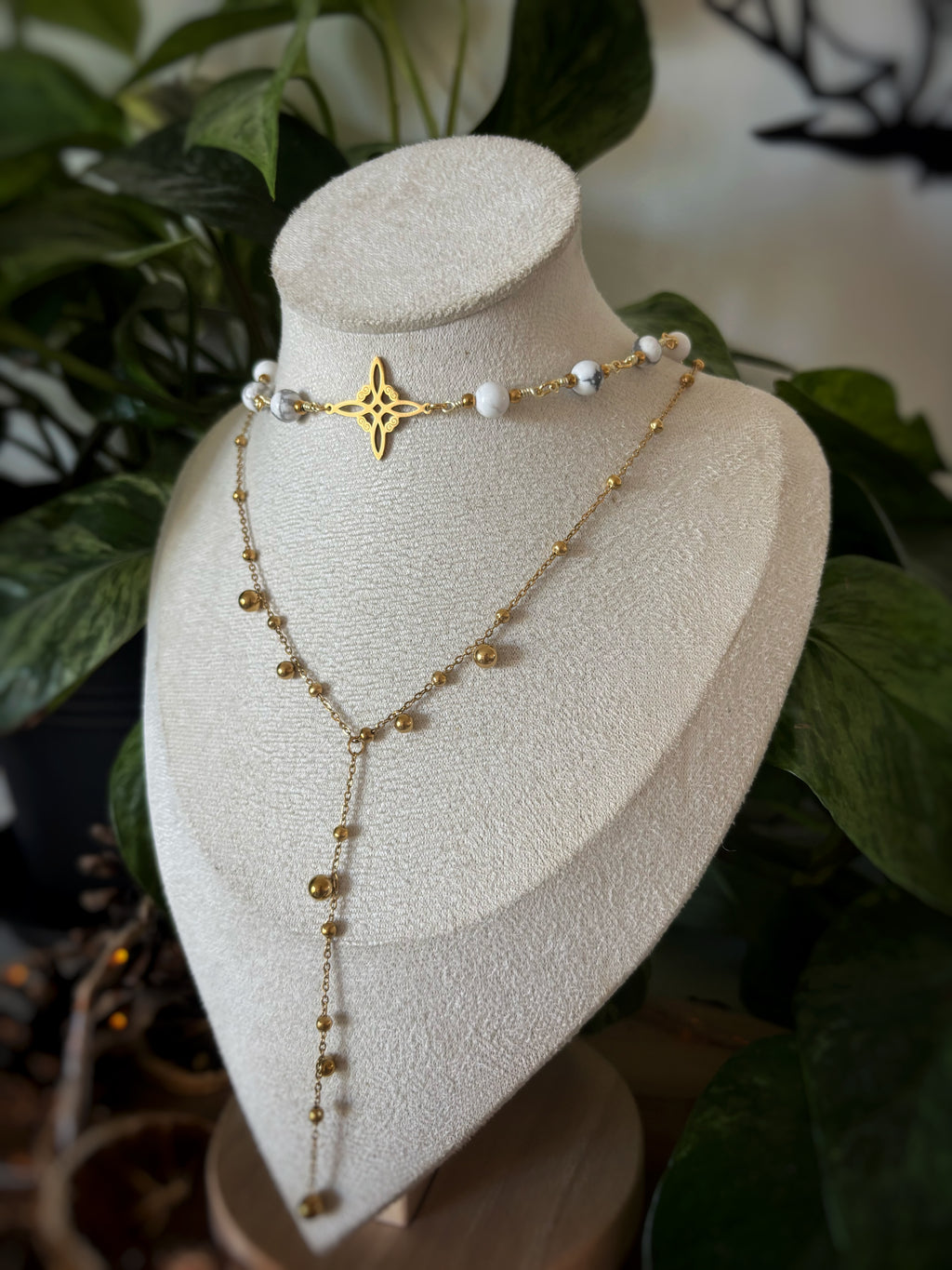 Collier Laury
