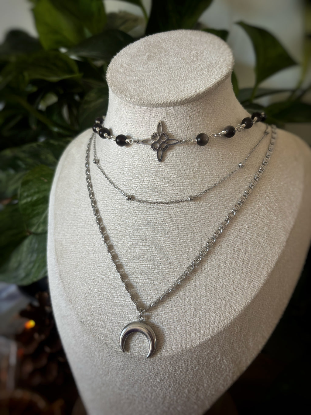Collier witchy