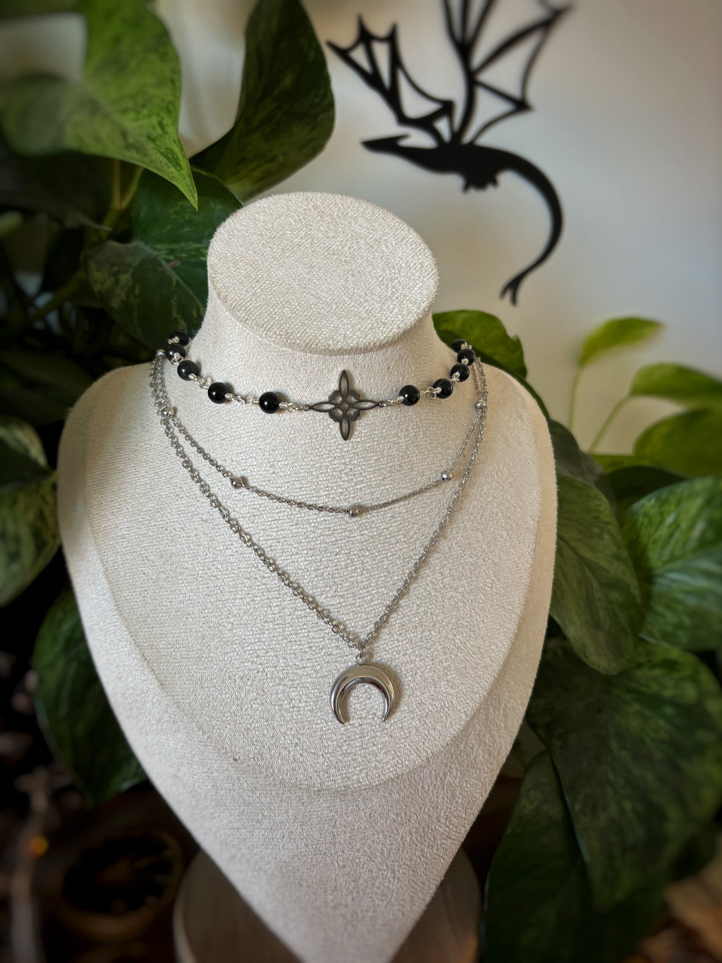 Collier witchy