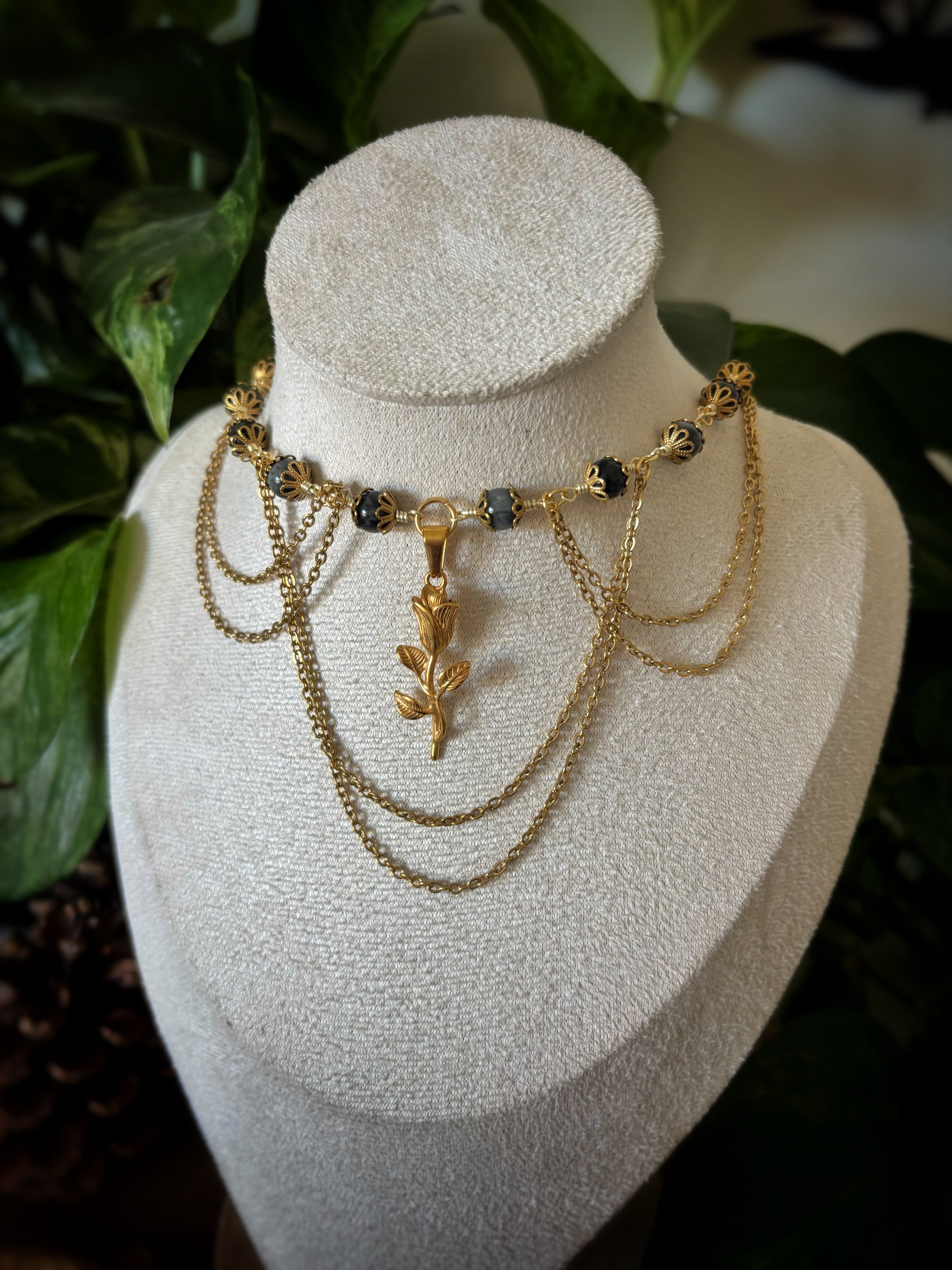 Collier Anna