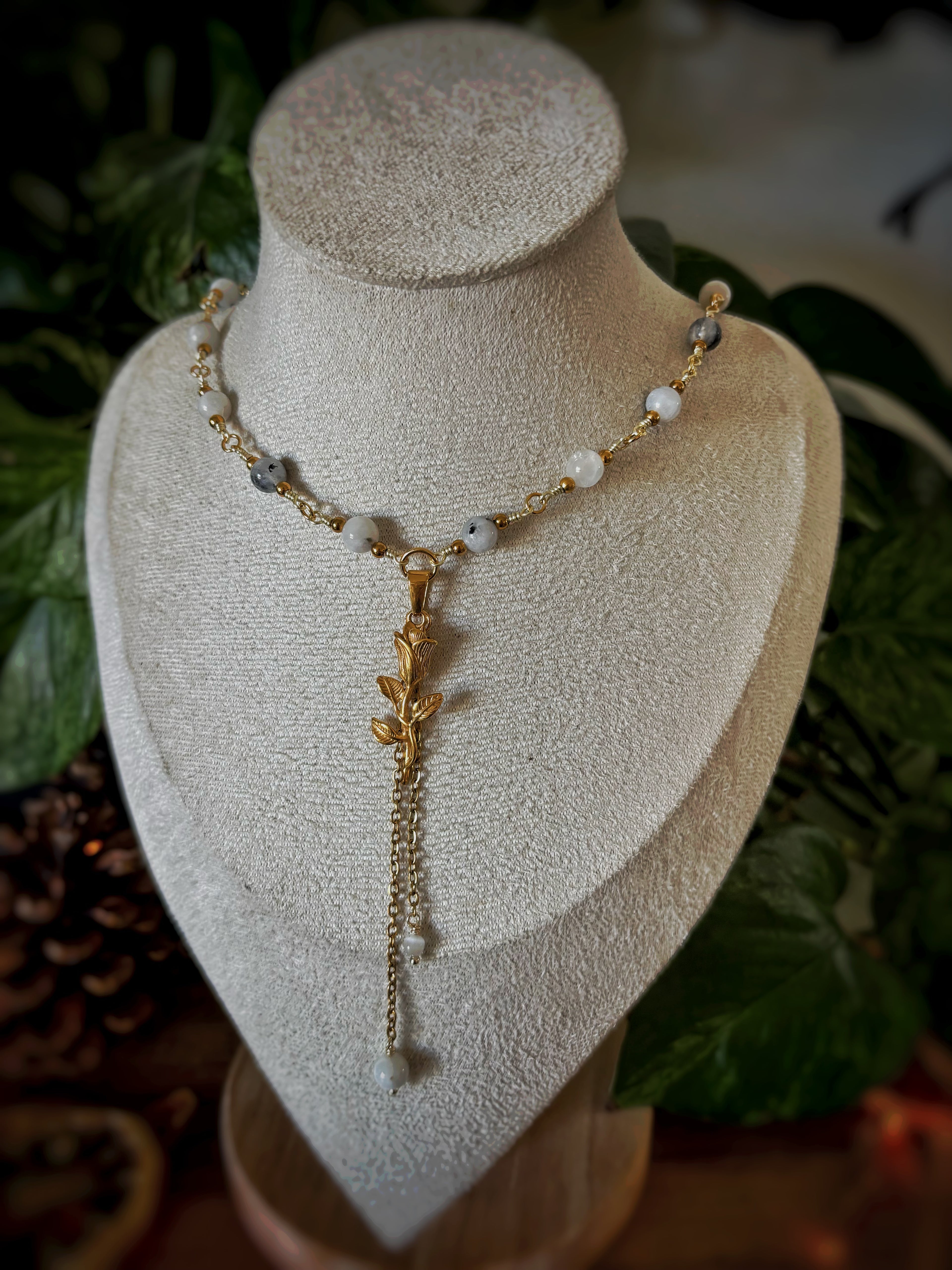 Collier Lara