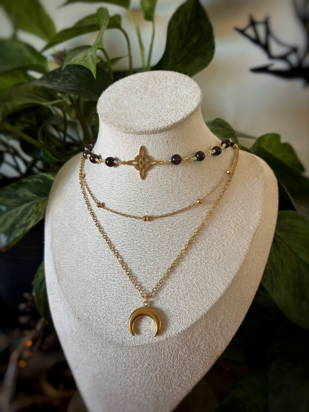 Collier witchy