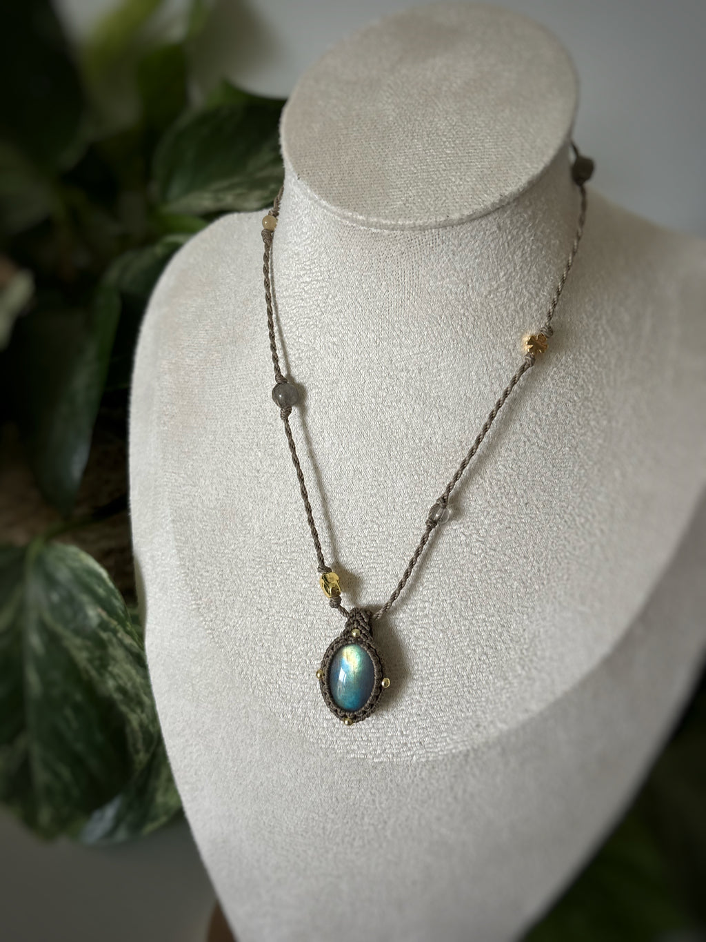 Talisman micro-macramé