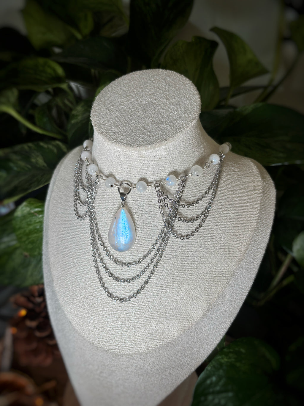 Collier Levana