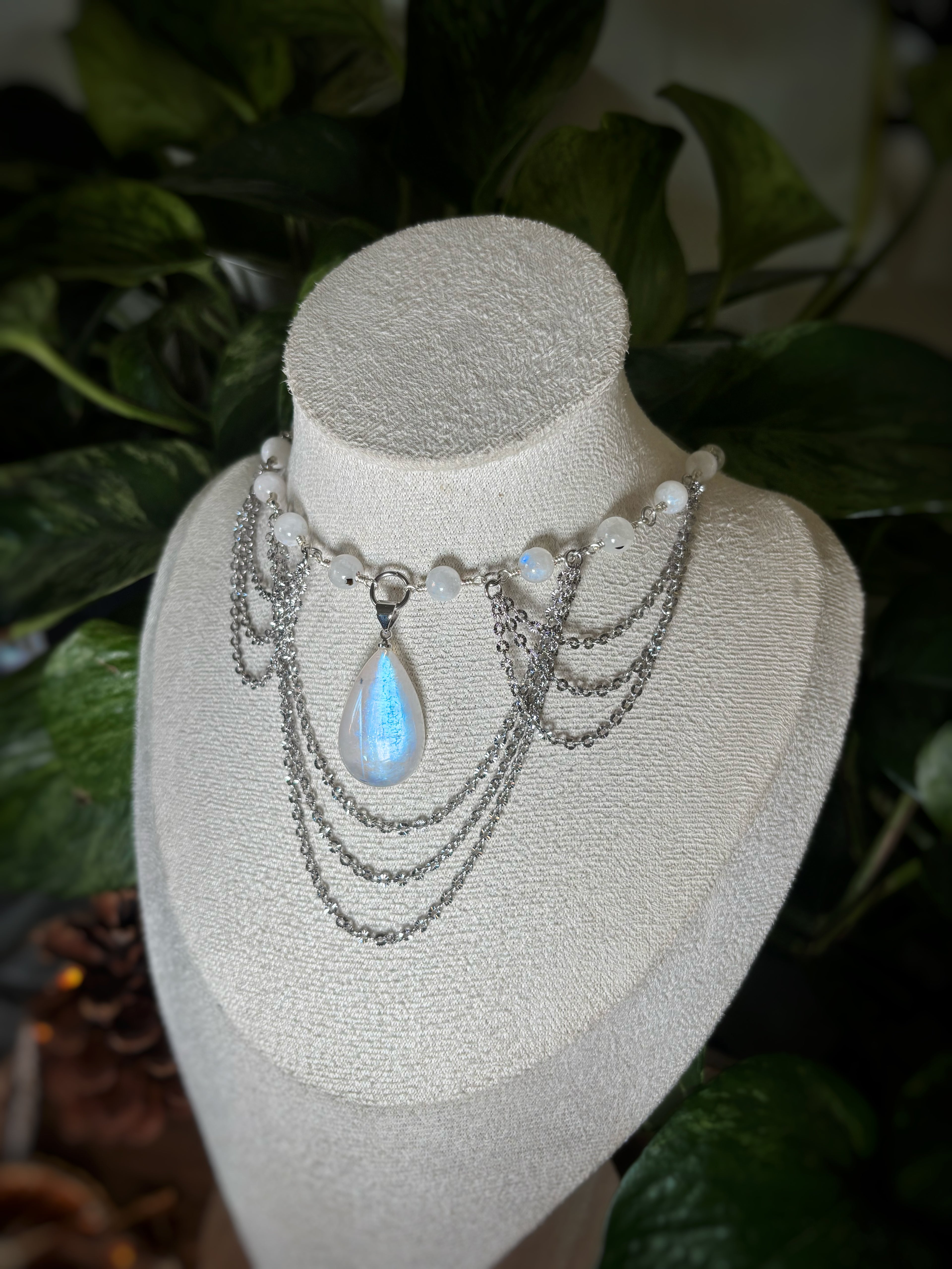 Collier Levana