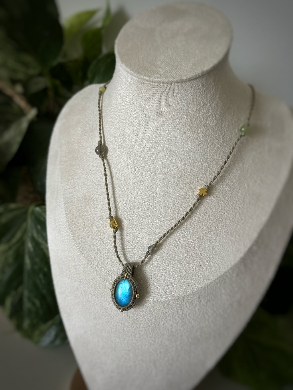 Talisman micro-macramé