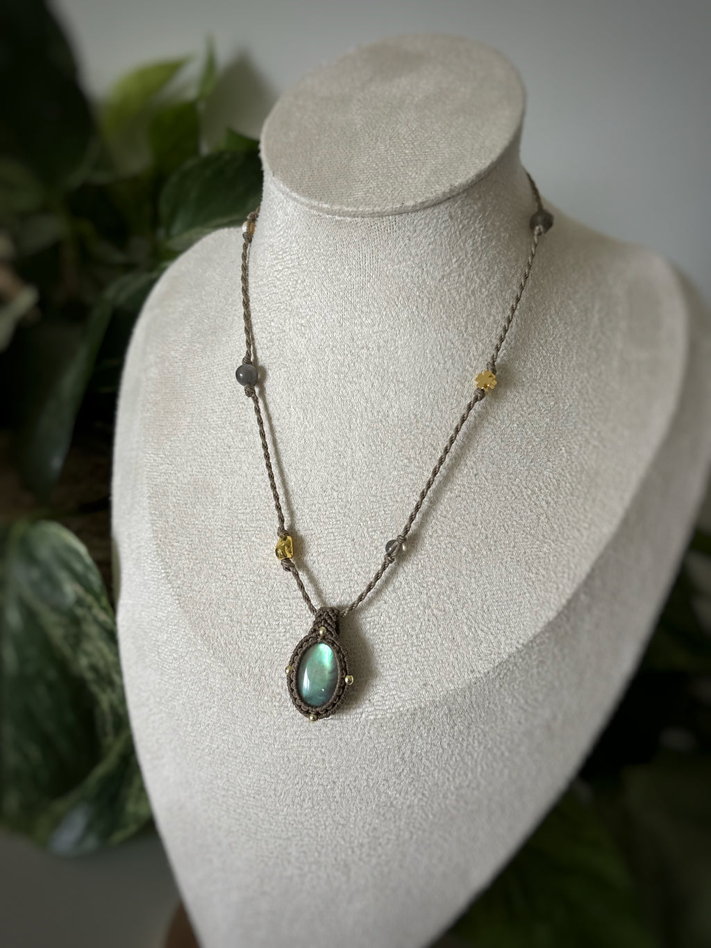 Talisman micro-macramé