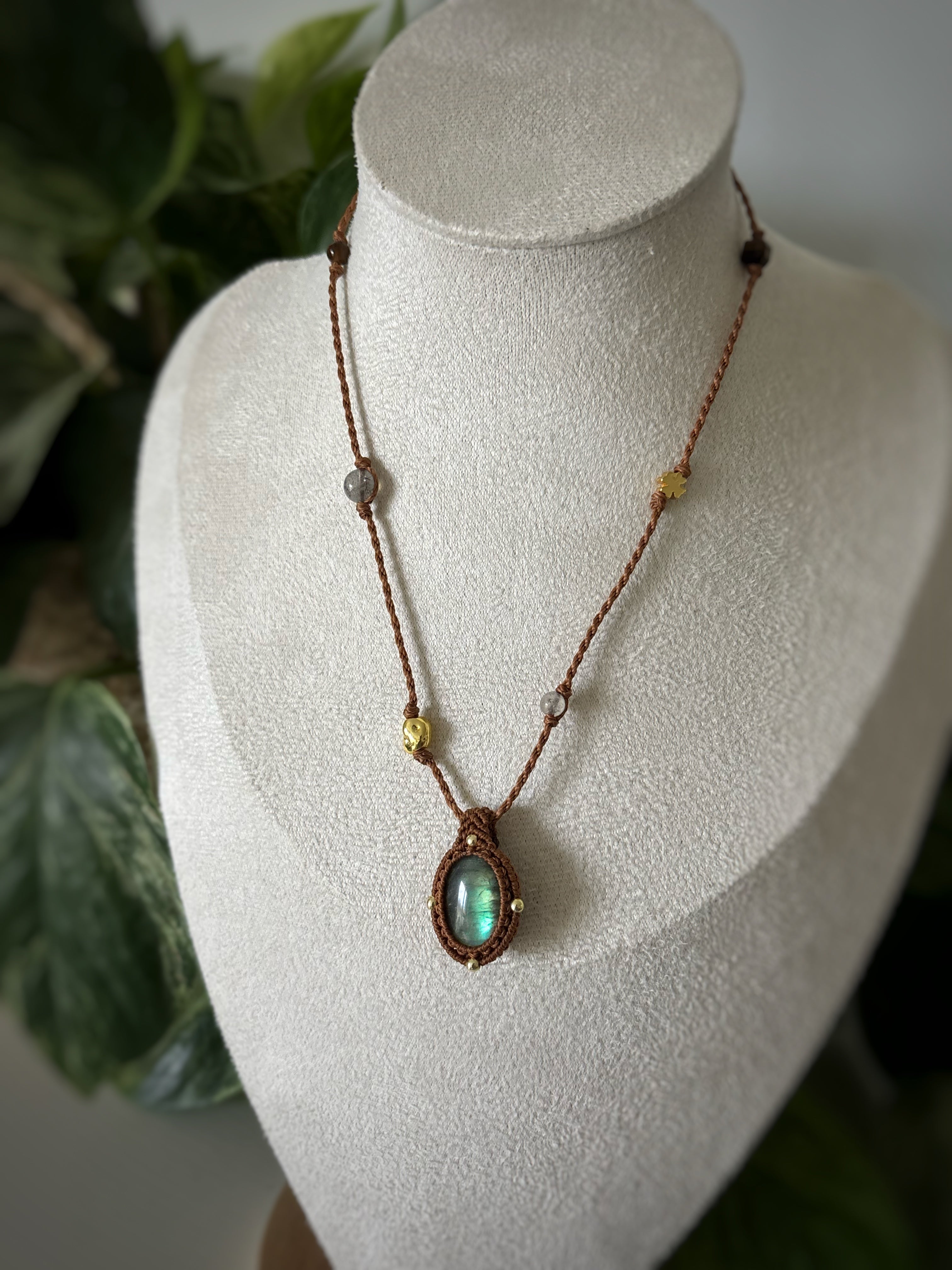 Talisman micro-macramé