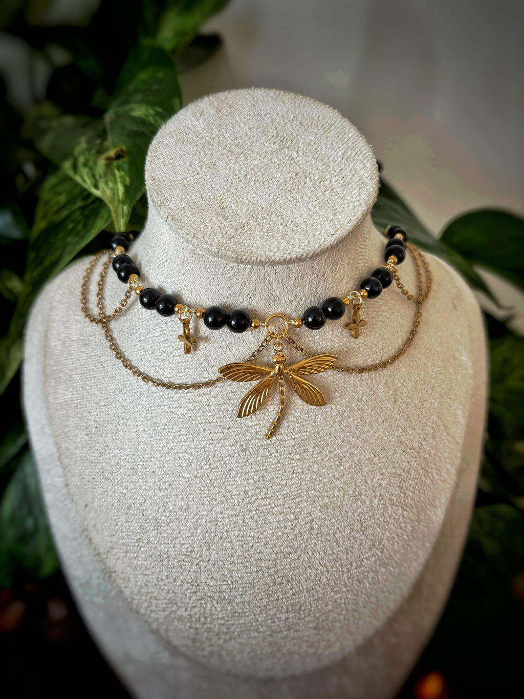 Collier Elara