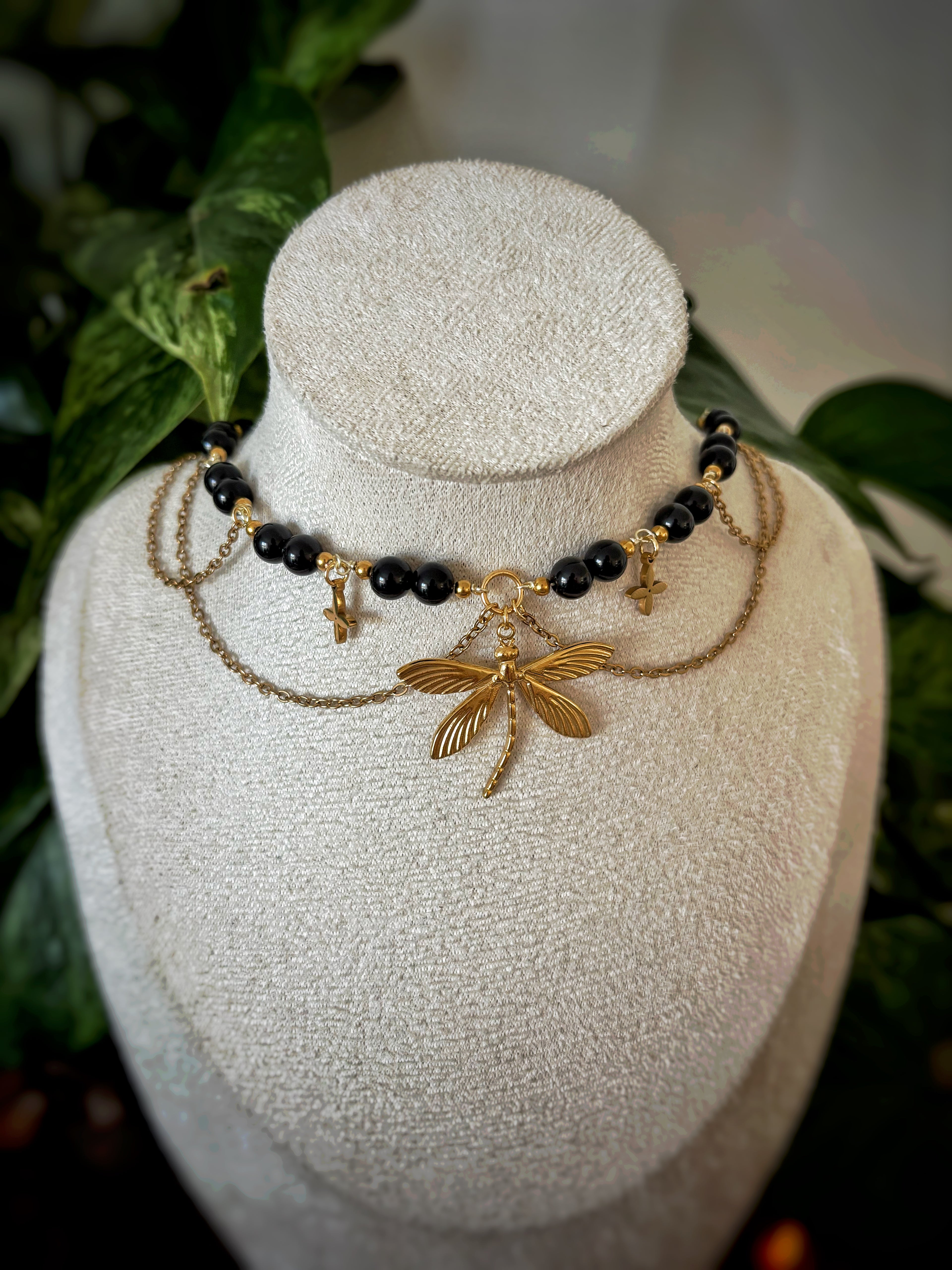 Collier Elara