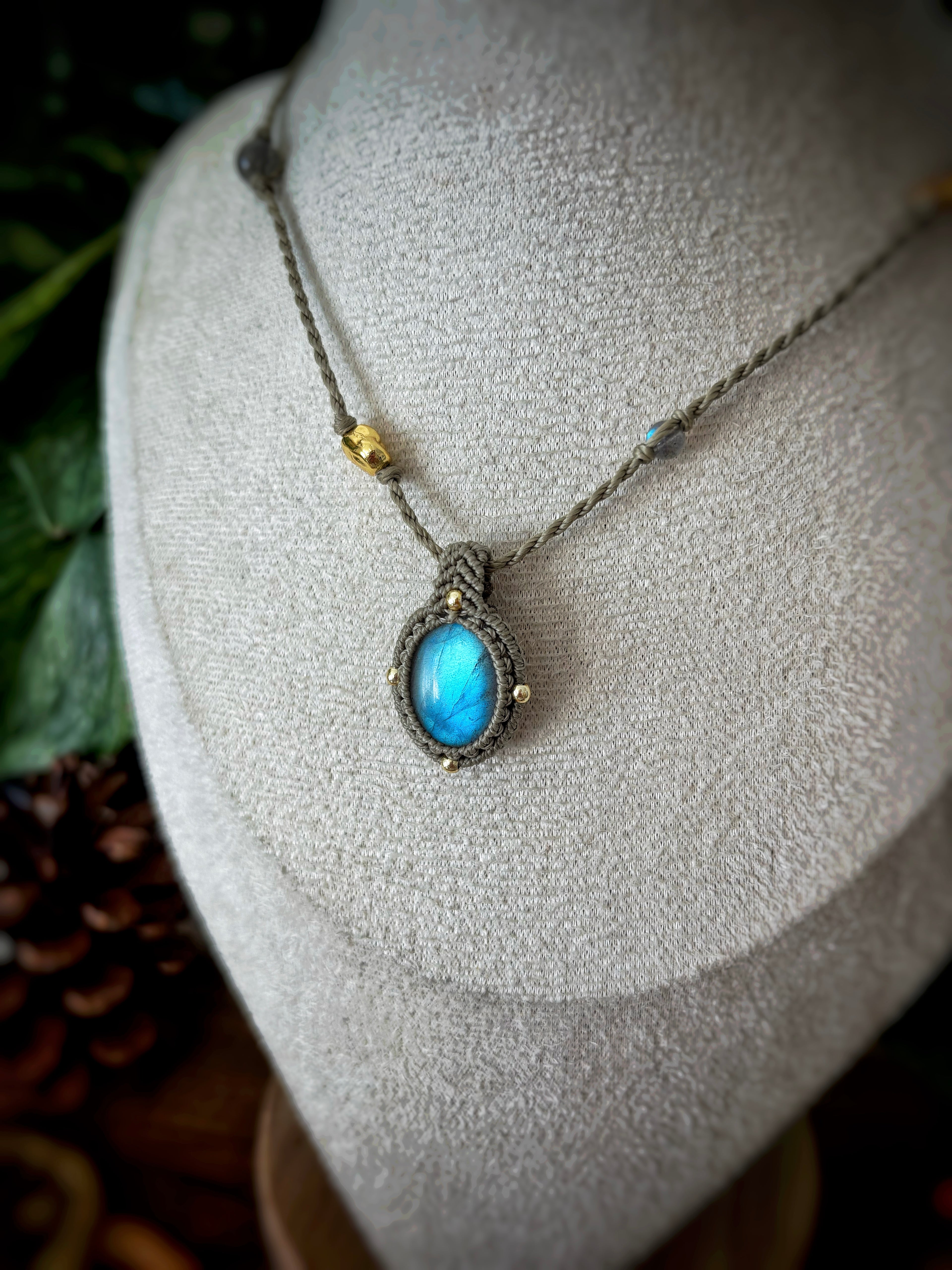 Talisman micro-macramé