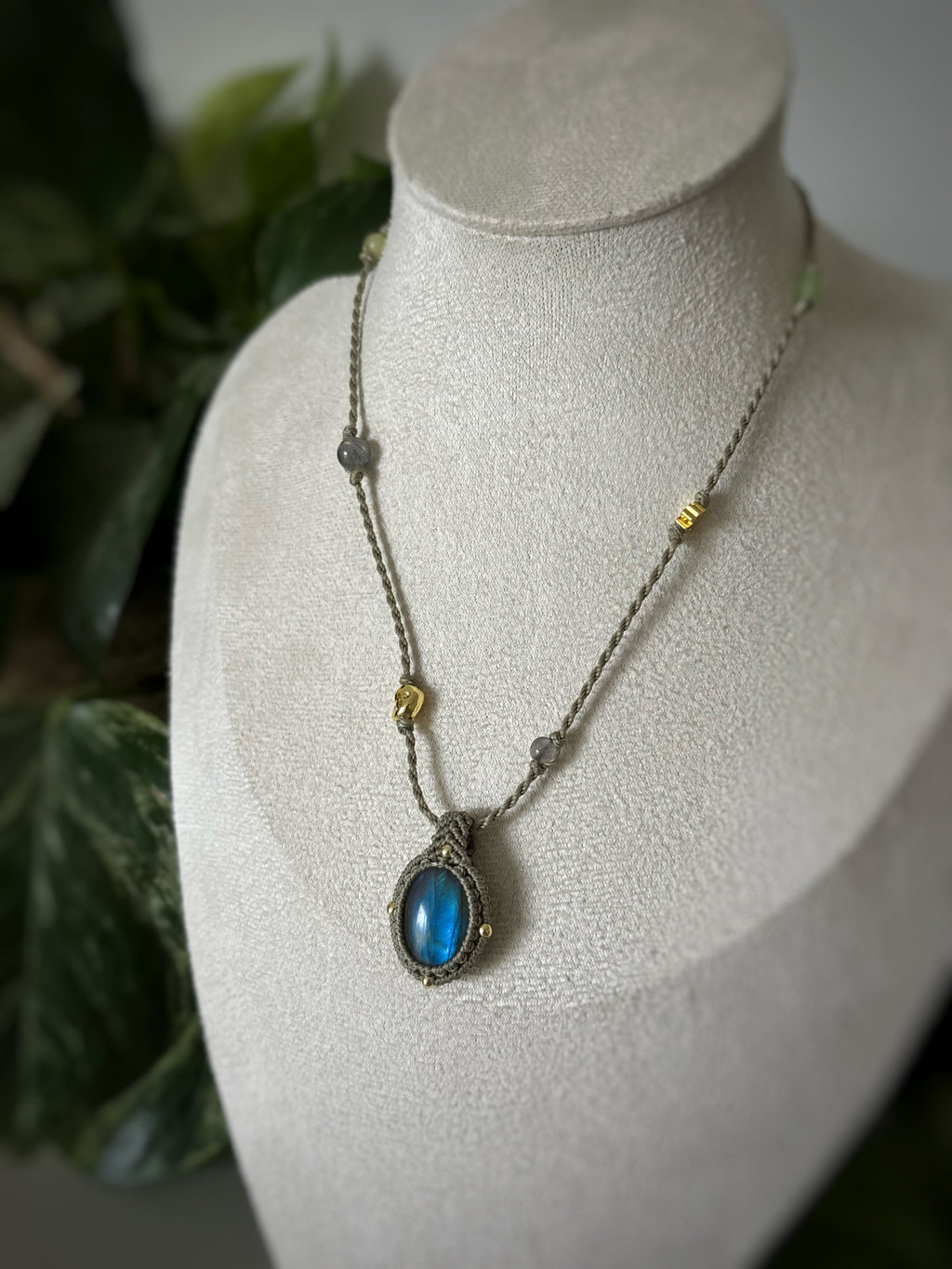 Talisman micro-macramé