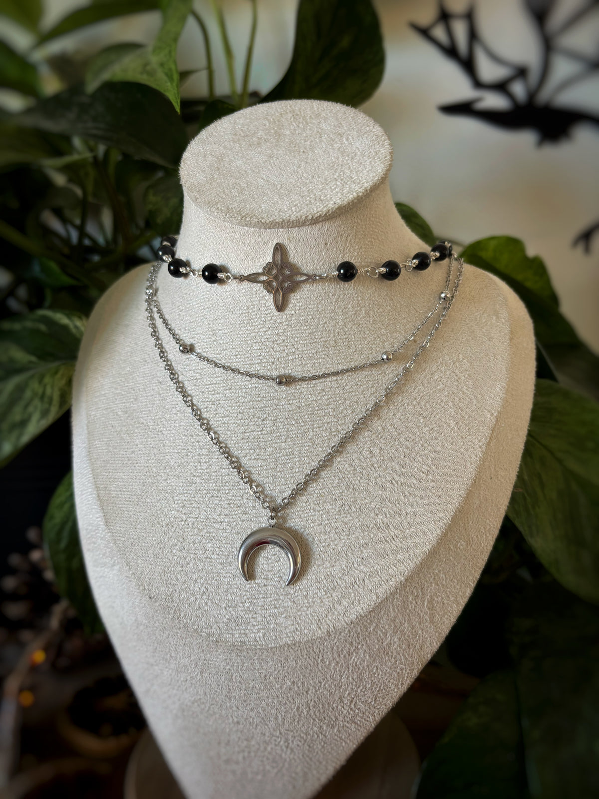 Collier witchy