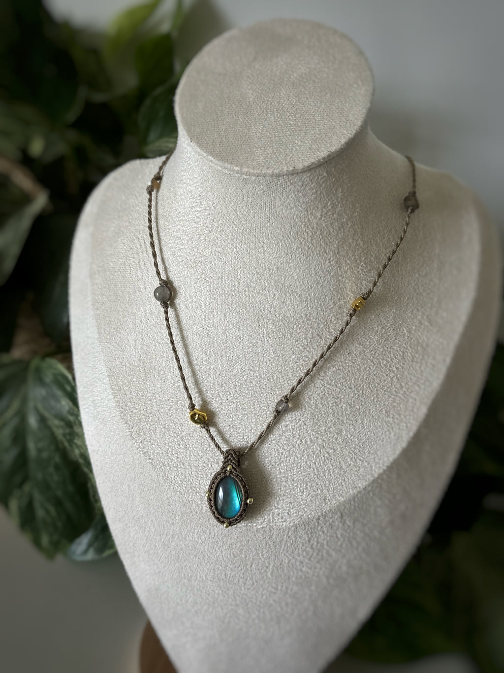Talisman micro-macramé