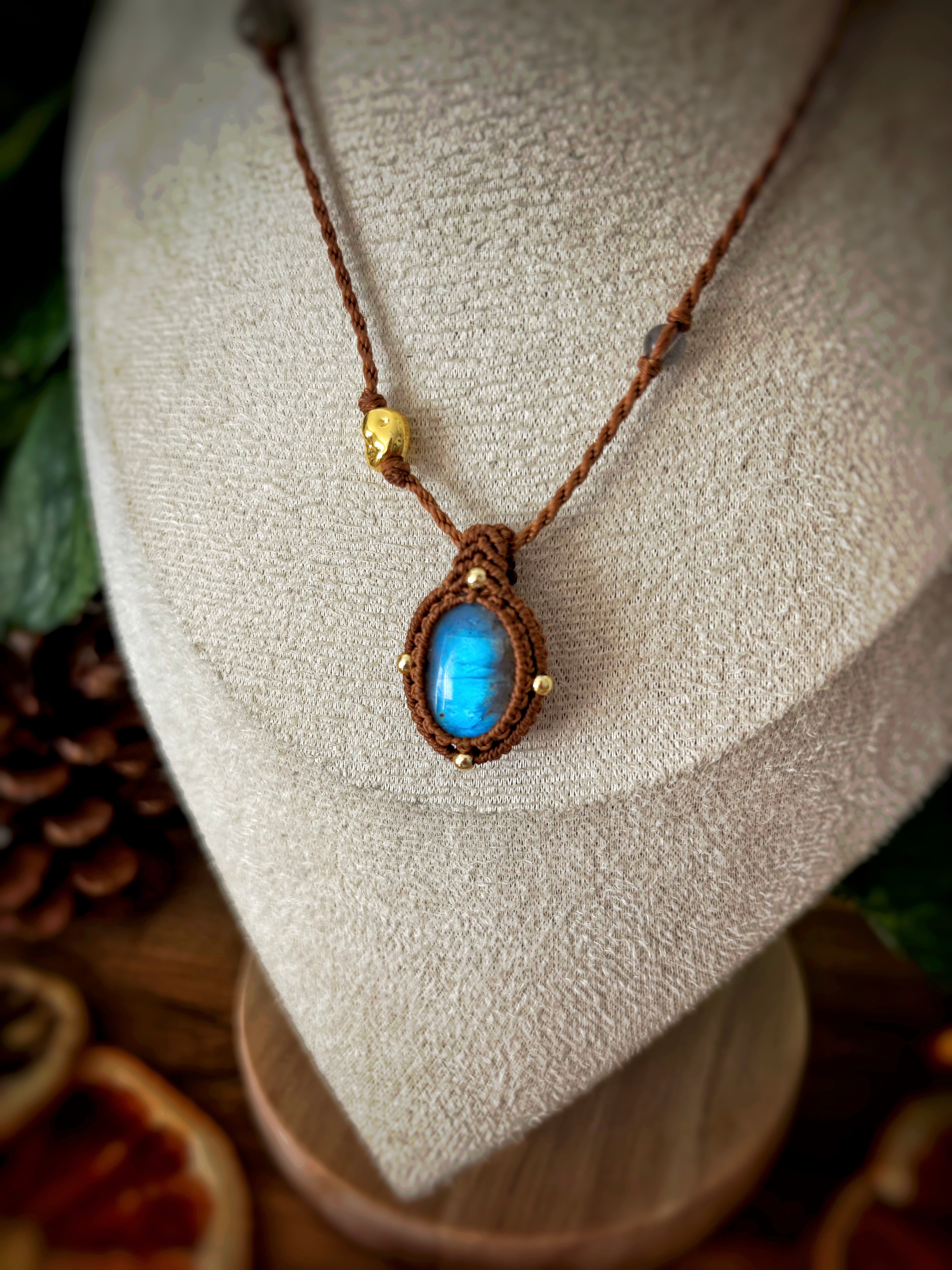 Talisman micro-macramé