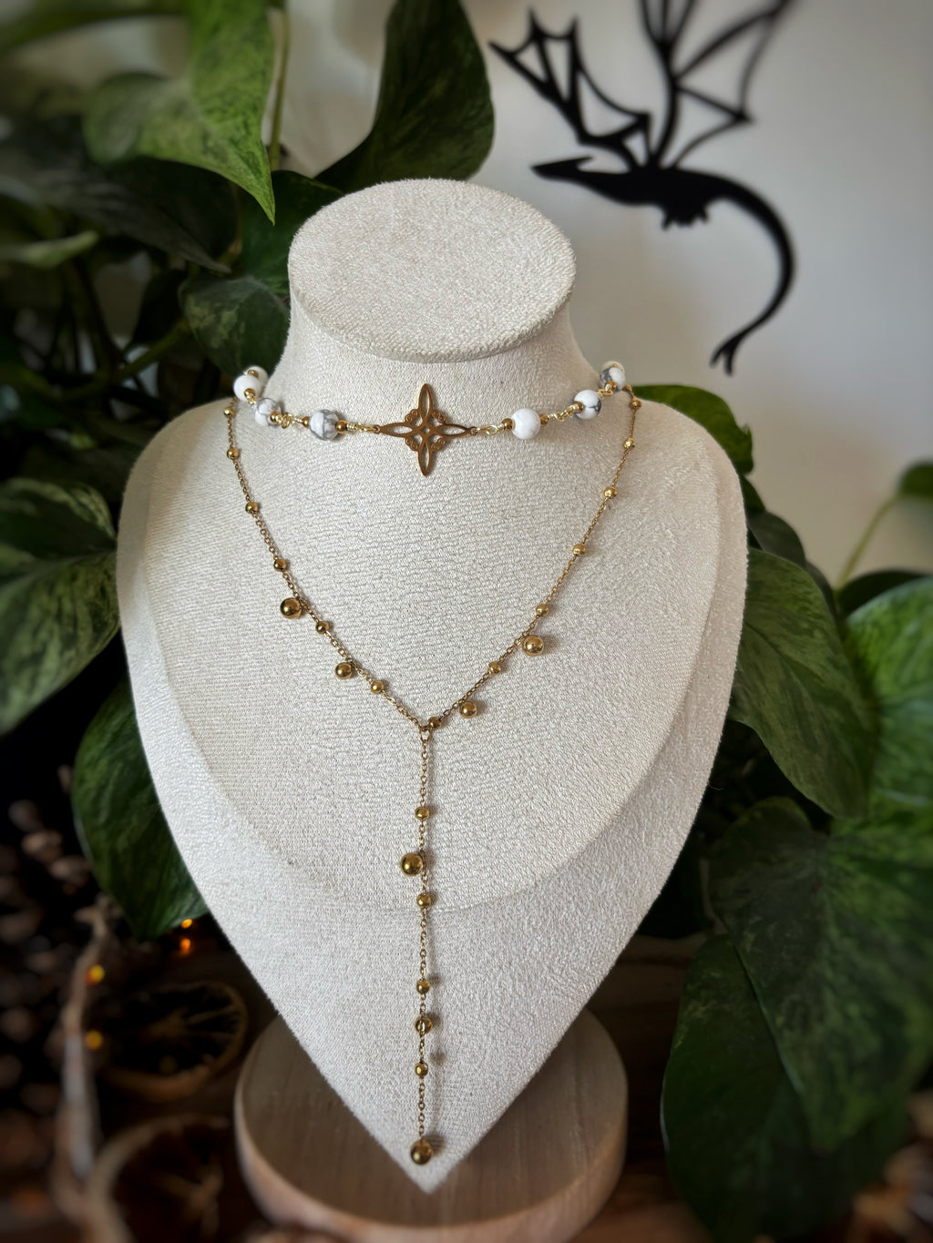 Collier Laury